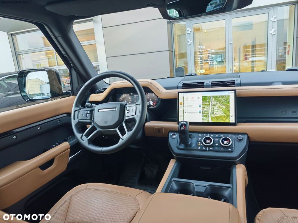 Land Rover Defender - 16