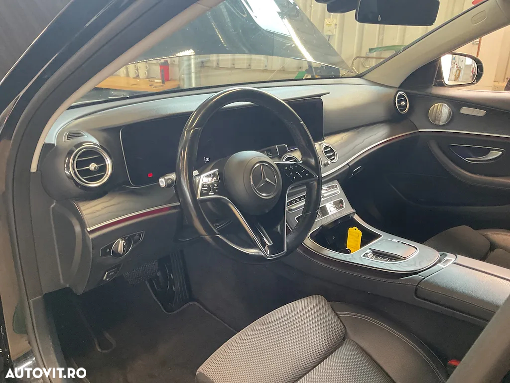 Mercedes-Benz E - 8