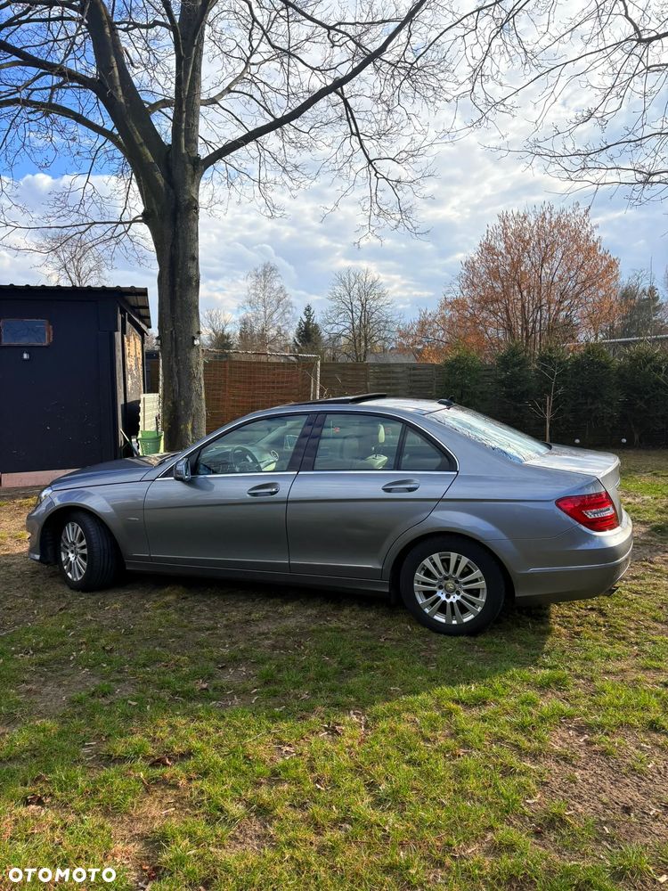 Mercedes-Benz Klasa C 180 CGI Automatik BlueEFFICIENCY Elegance - 7