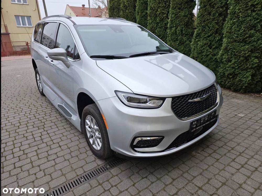 Chrysler Pacifica - 2