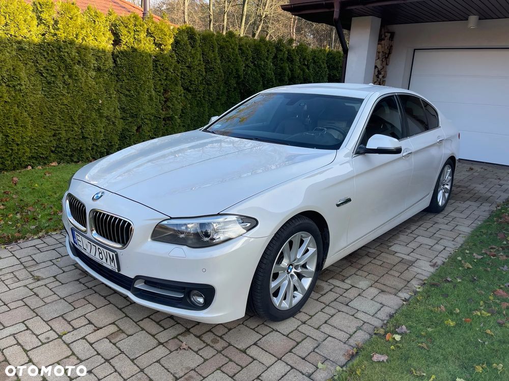 BMW Seria 5 525d xDrive - 24