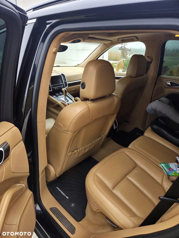 Porsche Cayenne - 7