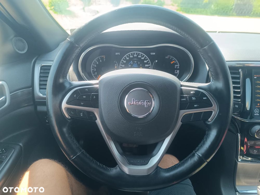 Jeep Grand Cherokee - 21