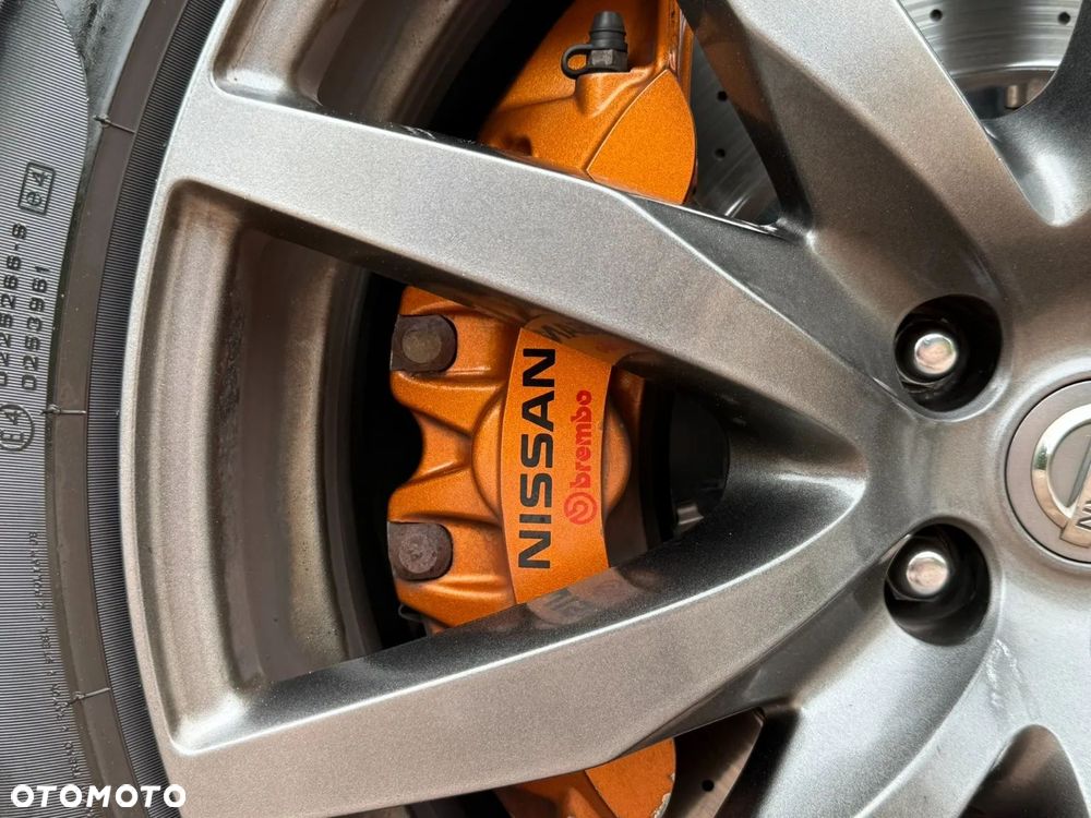 Nissan GT-R - 11
