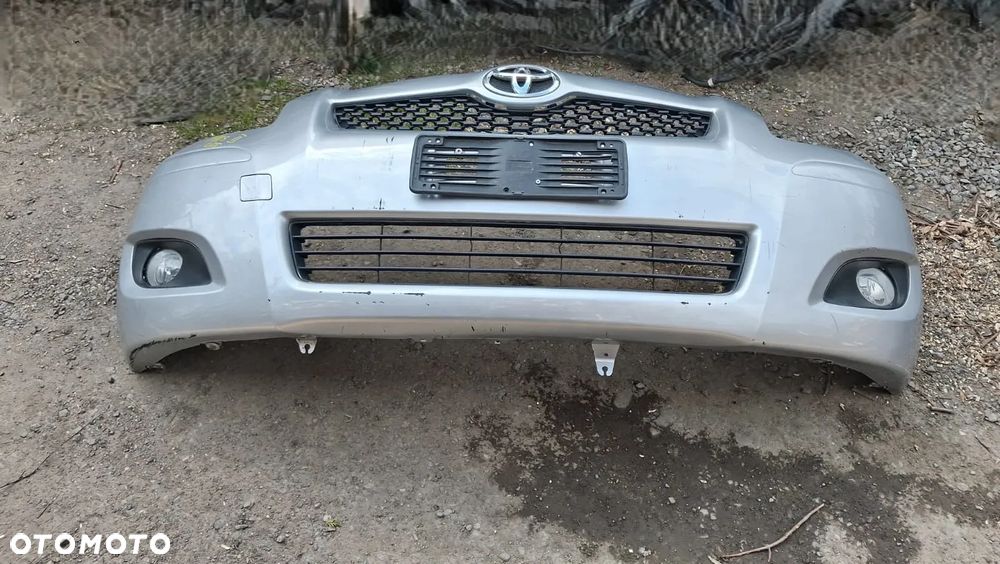 Zderzak przód TOYOTA YARIS II LIFT   OE - 1
