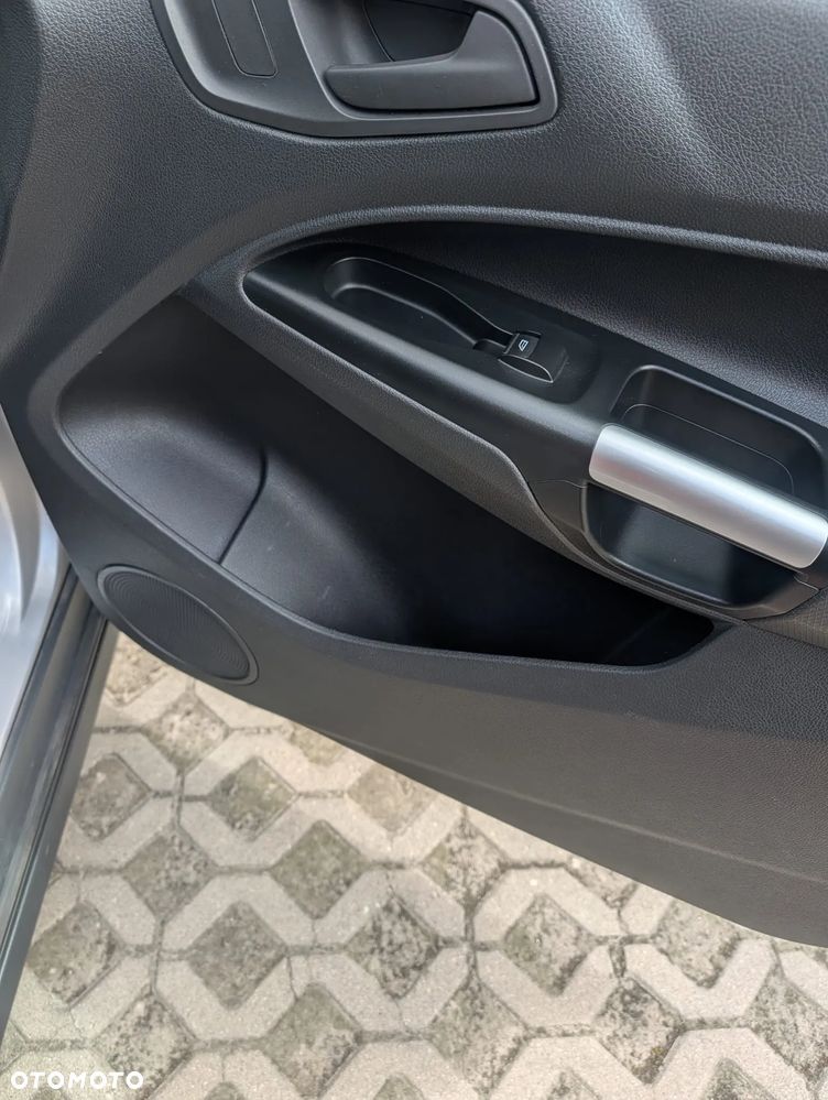 Ford Transit Connect - 21