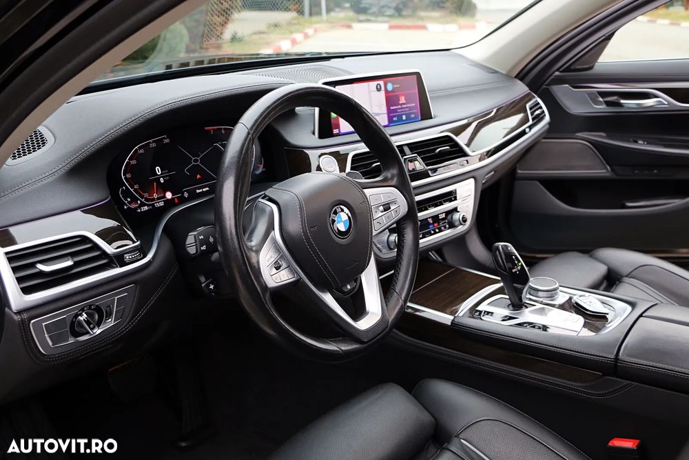 BMW Seria 7 740Li xDrive - 27