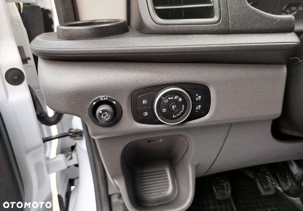 Ford Transit - 17