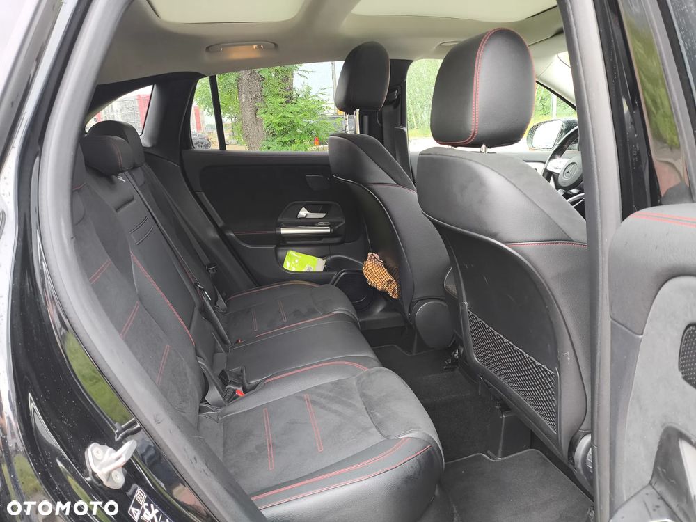 Mercedes-Benz GLA 250 4-Matic AMG Line - 13