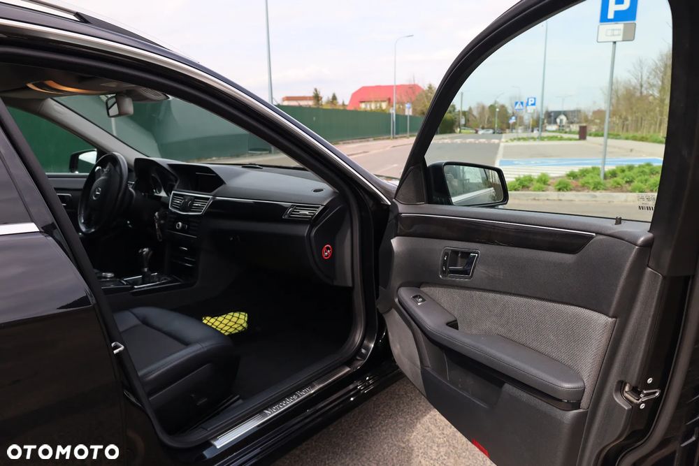 Mercedes-Benz Klasa E 220 CDI BlueEff Avantgarde - 31