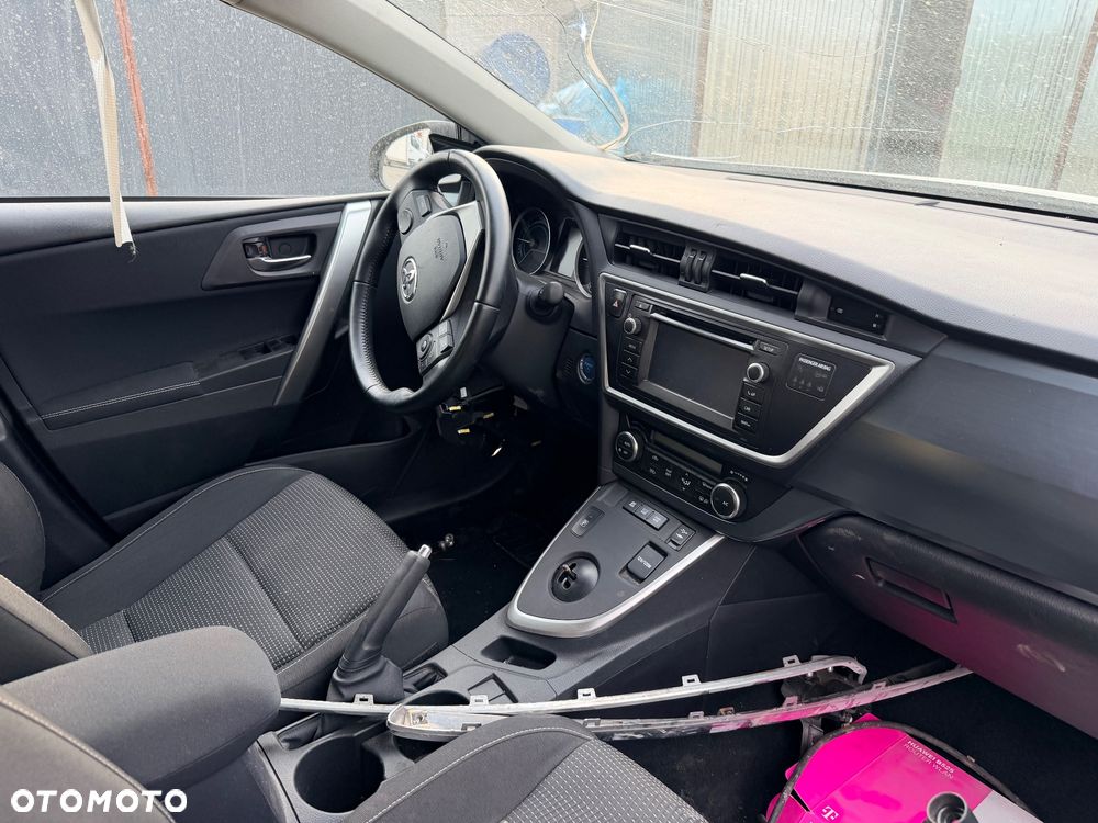 Toyota Auris Kombi 2014 . Mały przebieg - 4