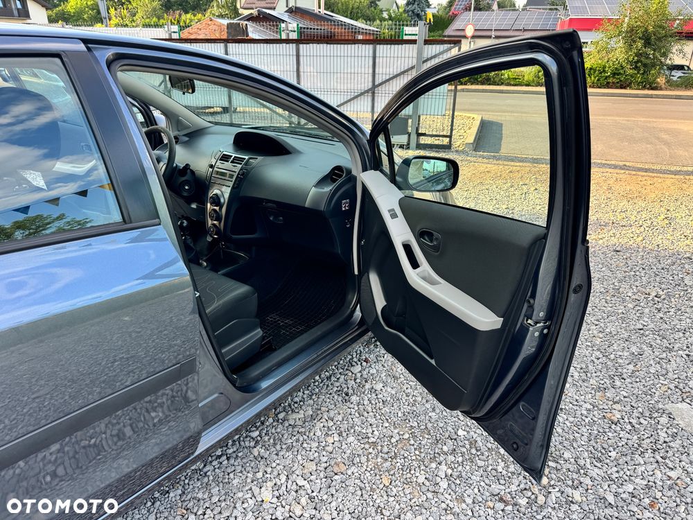 Toyota Yaris - 4