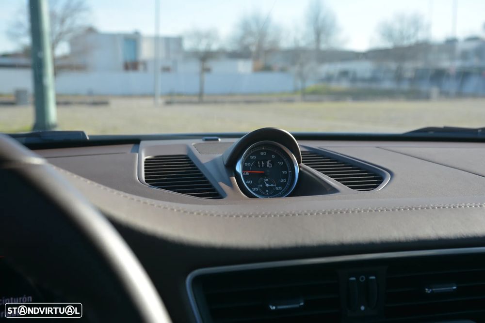 Porsche 911 Série F - 13