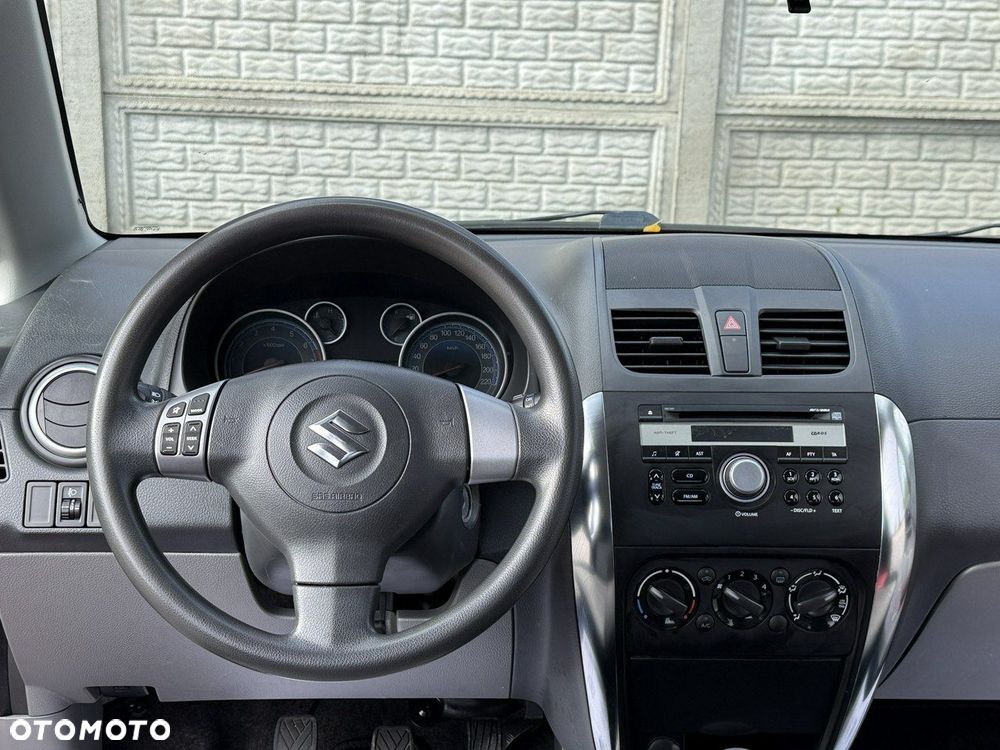Suzuki SX4 1.6 Premium - 31