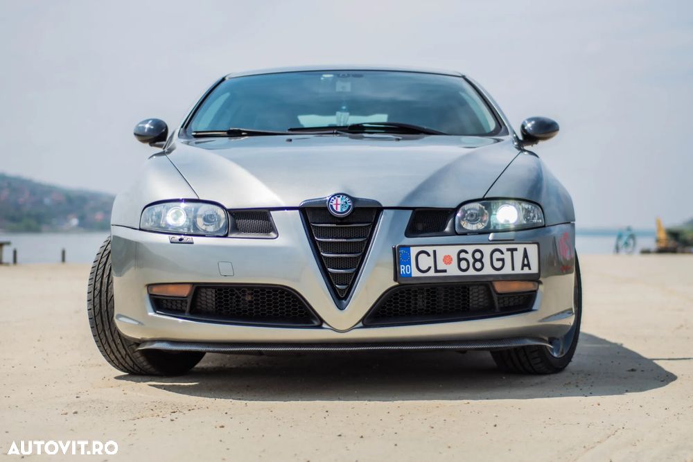 Alfa Romeo GT 2.0 JTS CM Distinctive - 24