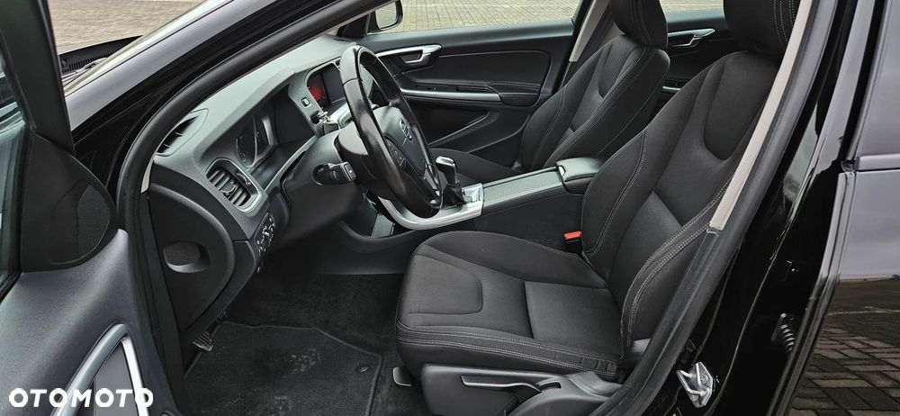 Volvo S60 D2 Momentum - 5