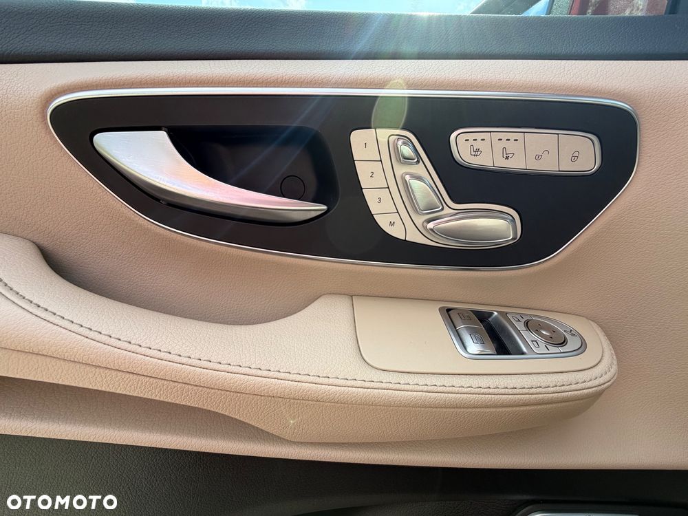 Mercedes-Benz Klasa V 300 d 4-Matic Avantgarde 9G-Tronic (d³ugi) - 19