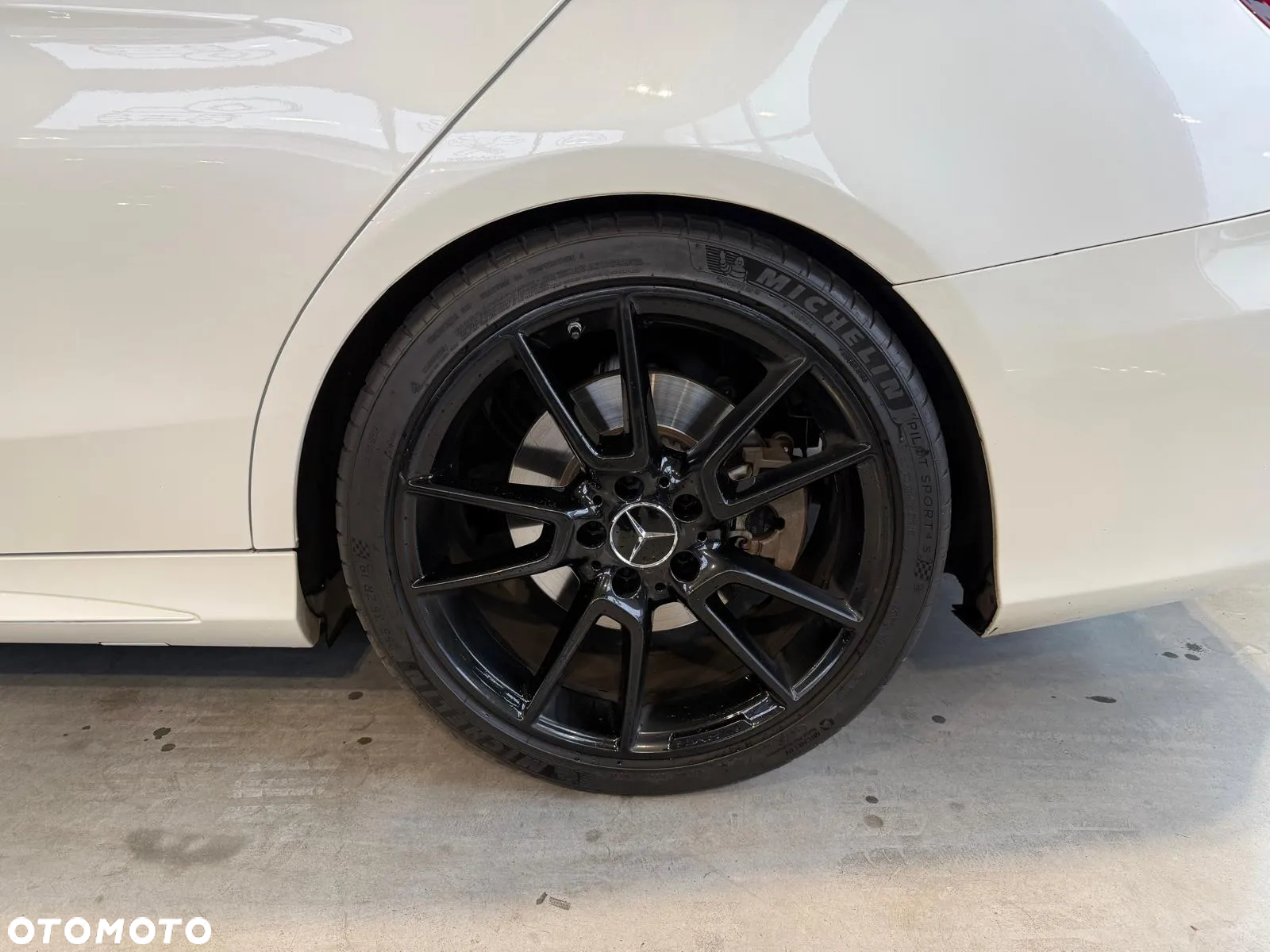 Mercedes-Benz Klasa C AMG 43 4Matic 9G-TRONIC - 21