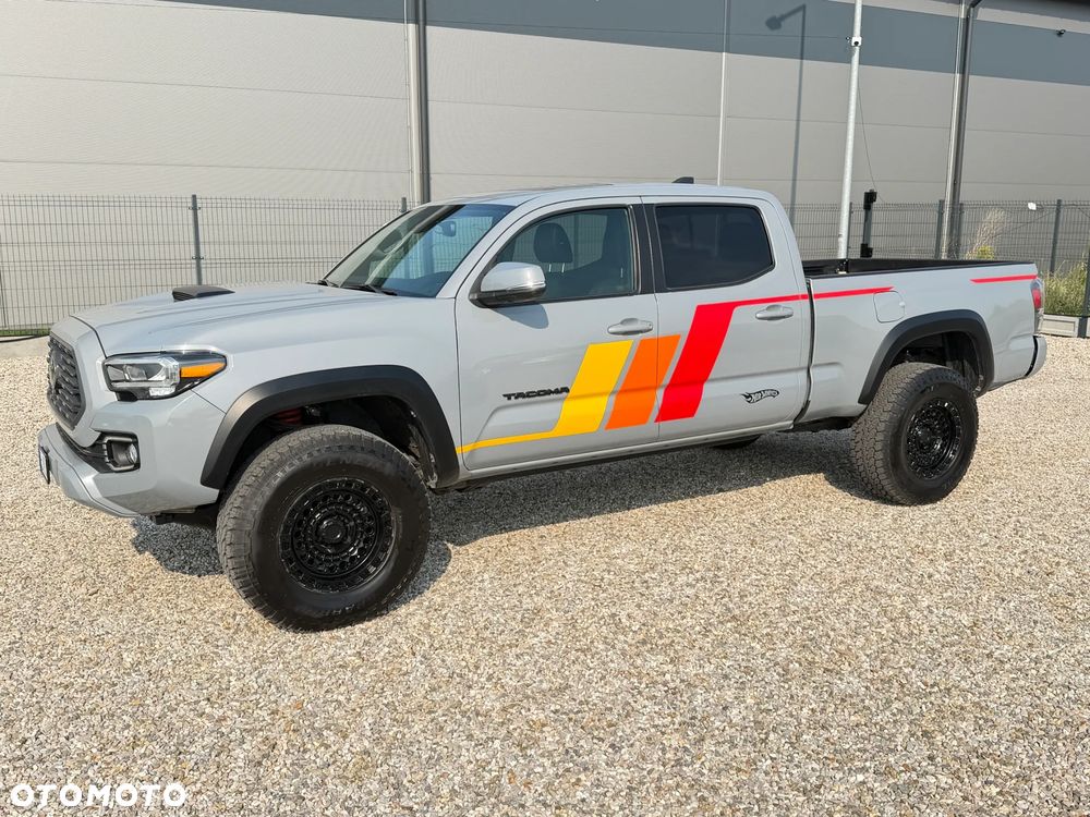 Toyota Tacoma - 11
