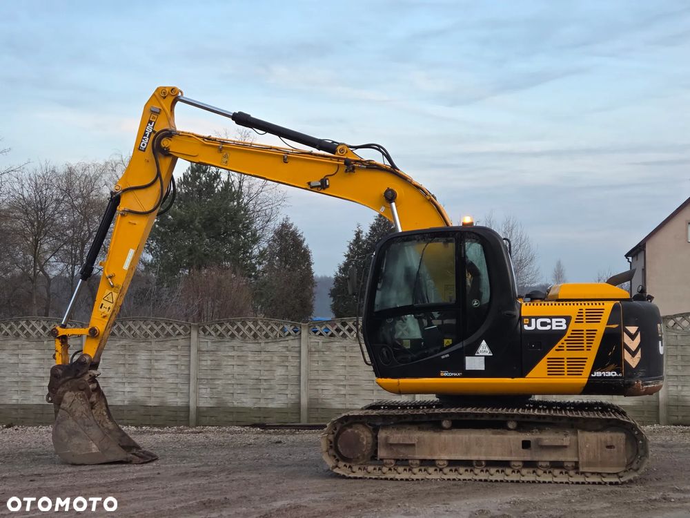 JCB JS130 - 7