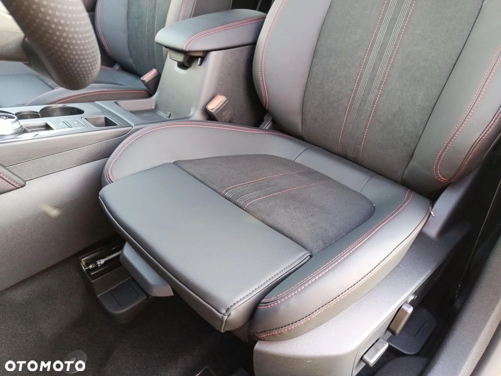 Ford Kuga 2.5 FHEV AWD ST-Line X eCVT - 12