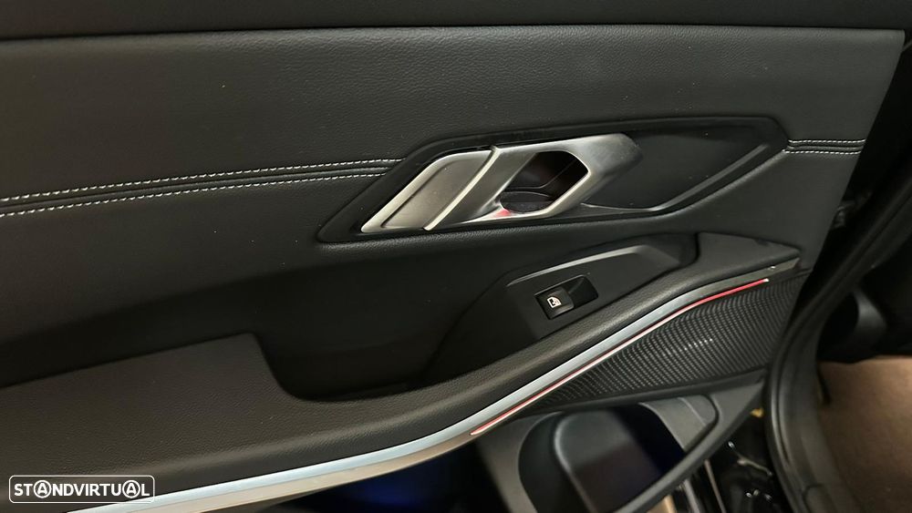 BMW 318 d Aut. Sport Line - 43