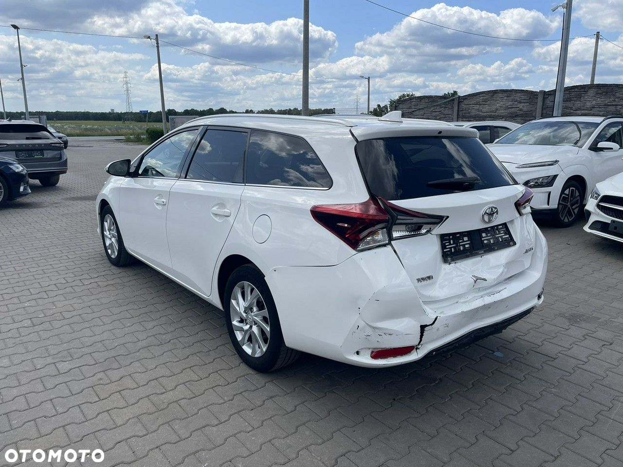 Toyota Auris 1.6 Valvematic Touring Sports Life Plus - 4