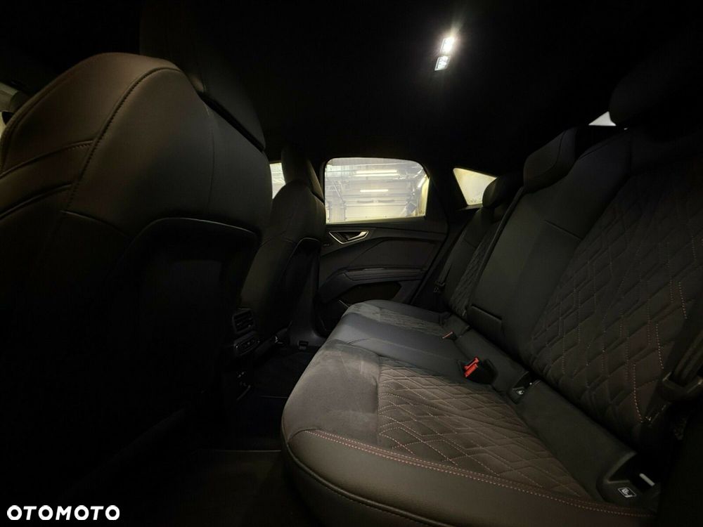 Audi Q4 e-tron - 24