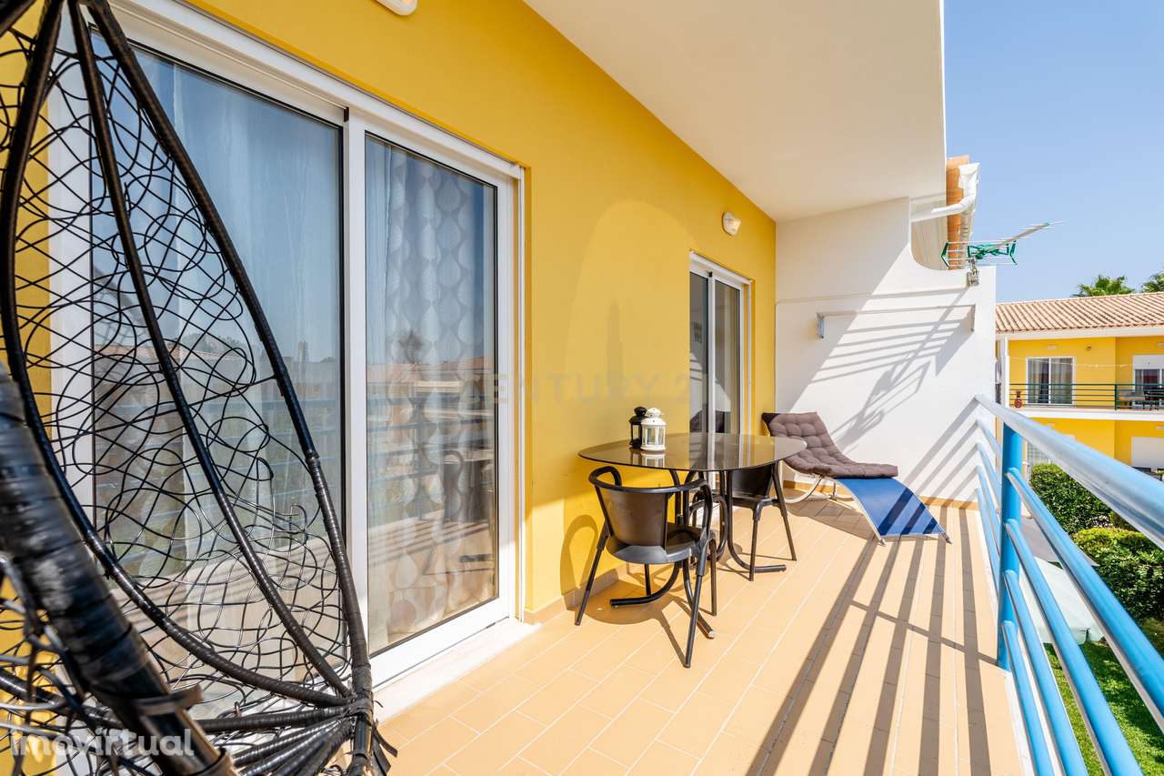 Apartamento T2 com Piscina e Garagem – a 5 minutos da Praia da Galé - Grande imagem: 4/27
