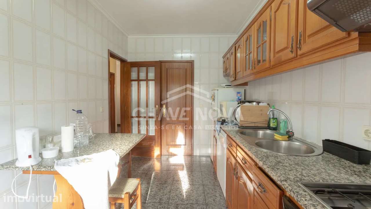T2 c/ Varanda em Santa Marinha - Grande imagem: 4/34