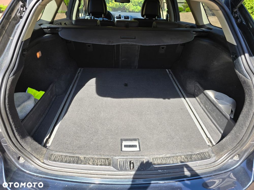Toyota Avensis - 8