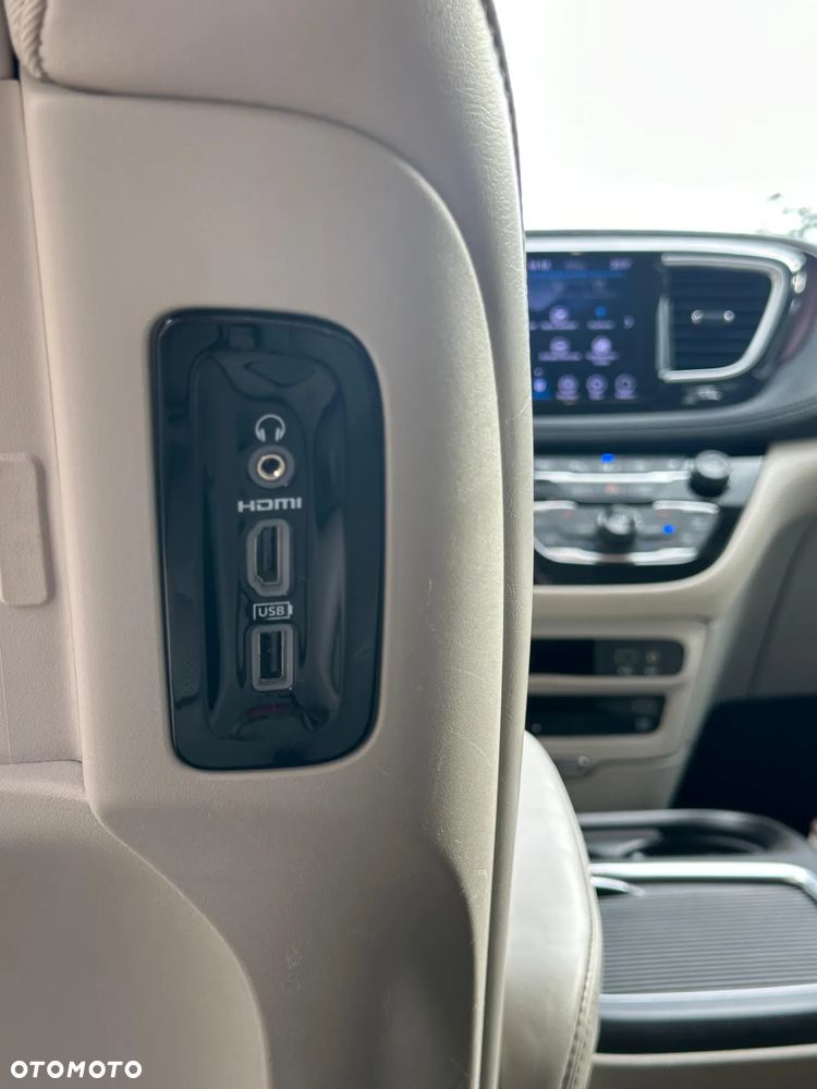 Chrysler Pacifica - 20