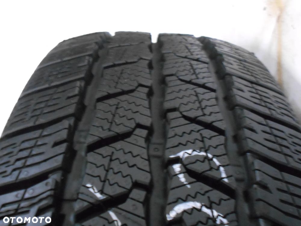 OPONY 215/65R15C CONTINENTAL VAN CONTACT WINTER DOT 4119 11MM - 2