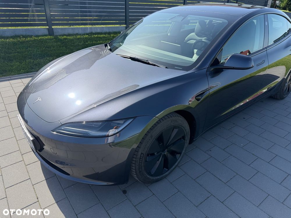Tesla Model 3 - 1