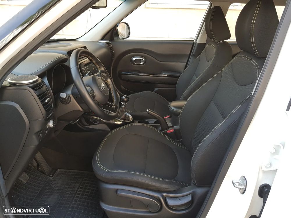Kia Soul 1.6 CRDi TX - 30