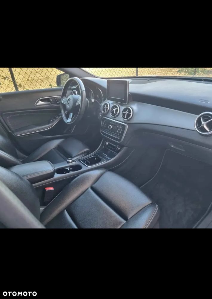 Mercedes-Benz GLA 250 4-Matic - 11