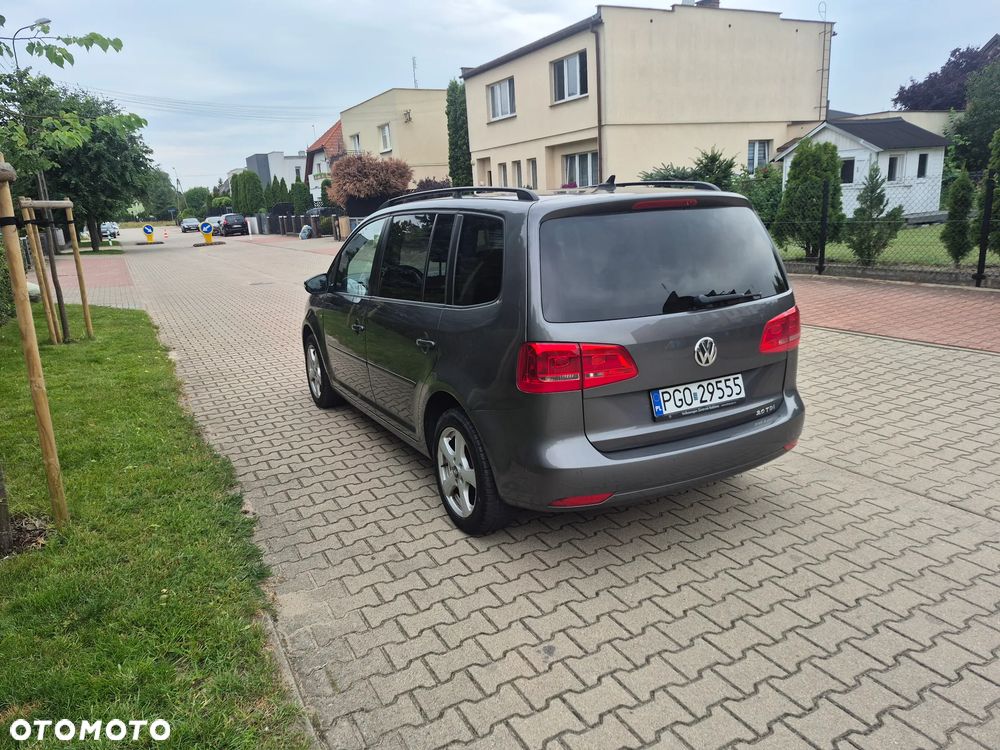 Volkswagen Touran 2.0 TDI DPF MATCH - 10