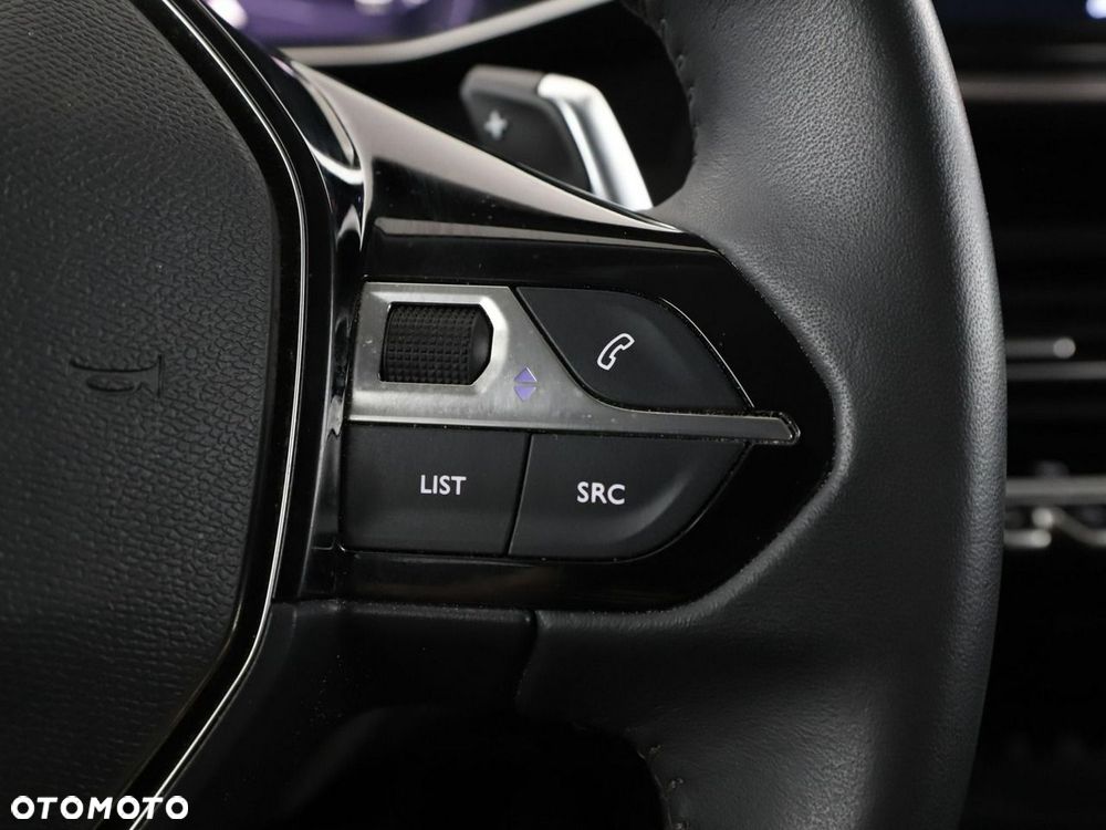 Peugeot 2008 PureTech 130 Allure S&S EAT8 - 32