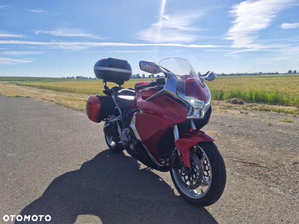 Honda VFR - 3