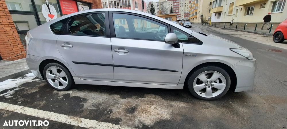 Toyota Prius - 5