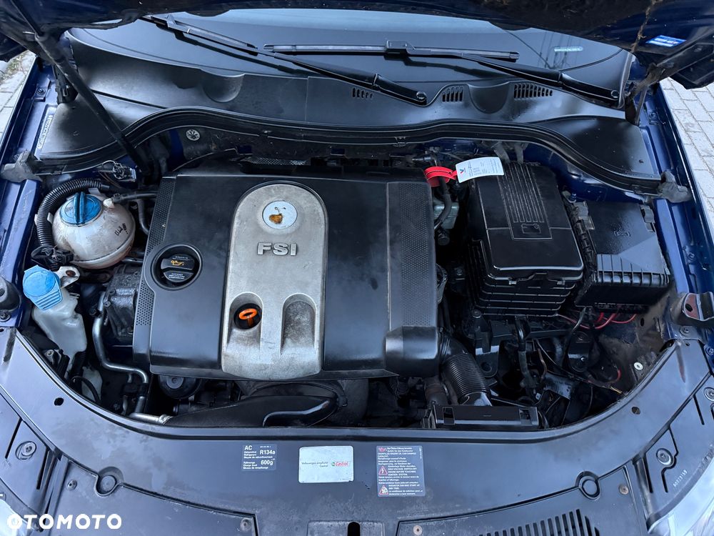 Volkswagen Passat Variant 1.6 FSI Comfortline - 24