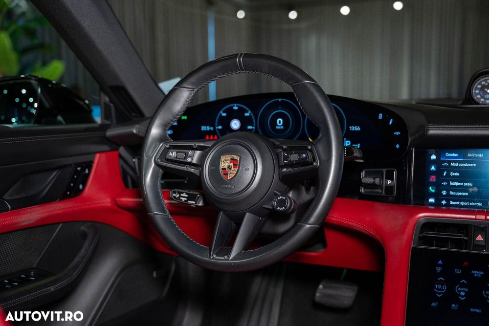 Porsche Taycan 4S - 33