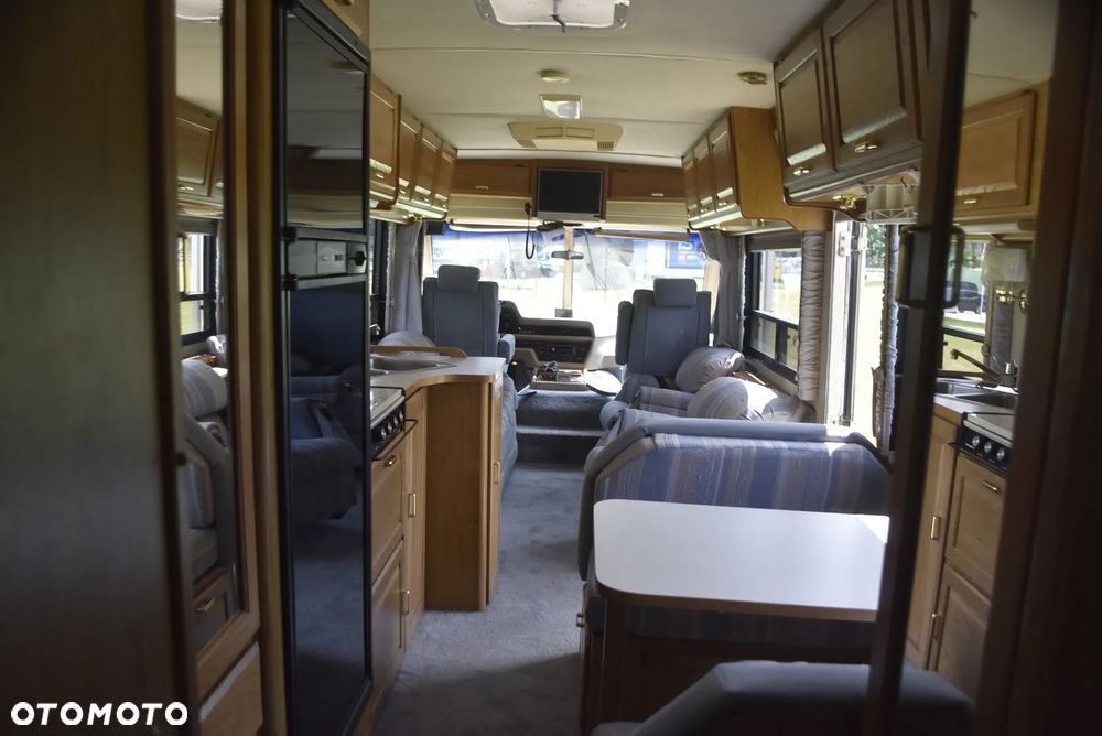 Chevrolet WINNEBAGO - 6