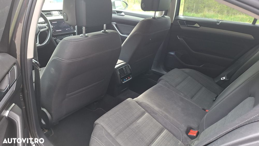 Volkswagen Passat 1.6 TDI SCR DSG Comfortline - 17