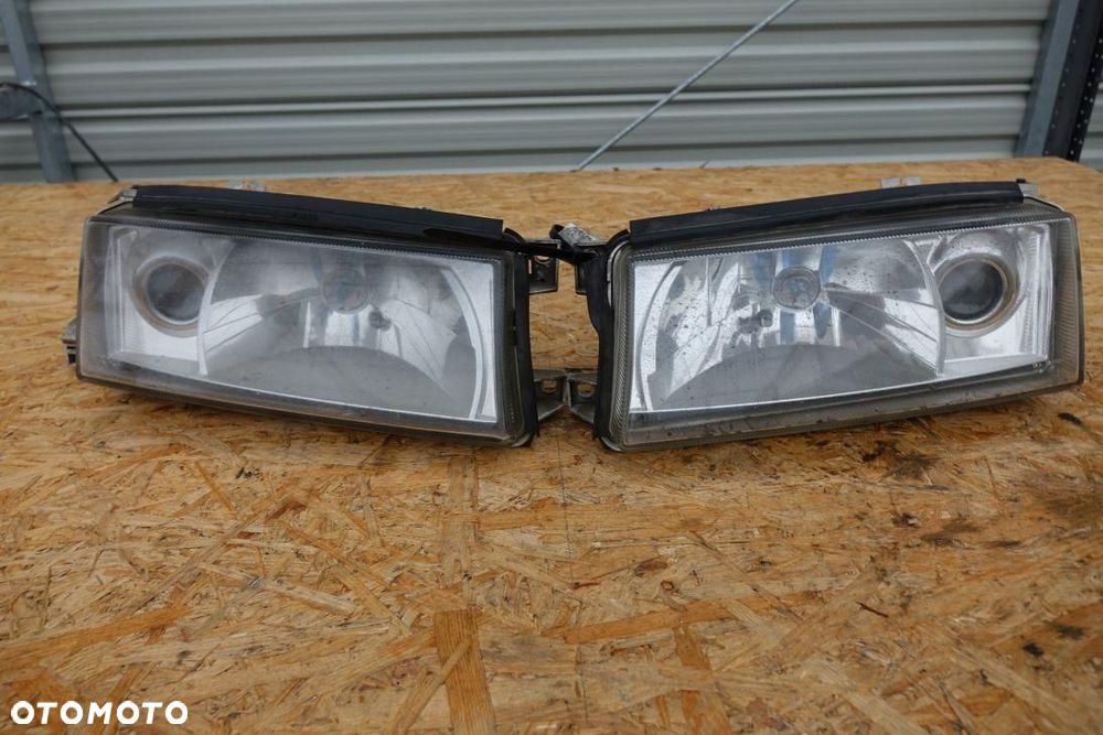 REFLEKTOR 2 LAMPY PRZÓD  LEWA PRAWA LAMPA SZKLANE SKODA OCTAVIA I LIFT - 1
