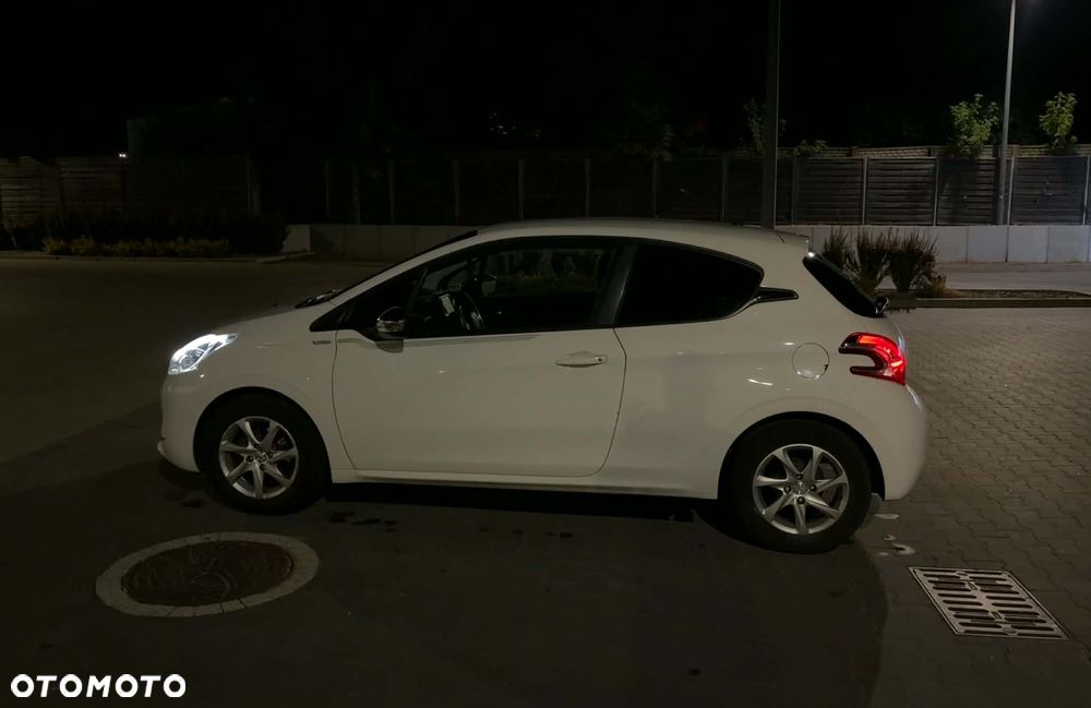 Peugeot 208 1.2 PureTech Active - 8