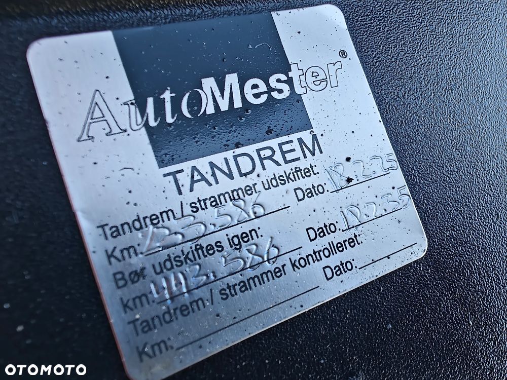 Volkswagen Touran 2.0 TDI DPF Comfortline - 27