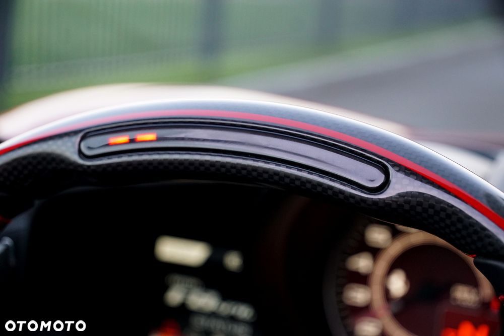 Ferrari F8 Spider - 31