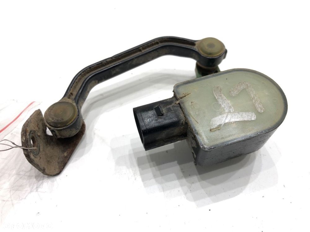 CZUJNIK POZIOMU REGULACJI ZAWIESZENIA TYŁ LEWY - 110.00 PLN - AUDI A6 C6 Avant (4F5) 2004 - 2011 - 1