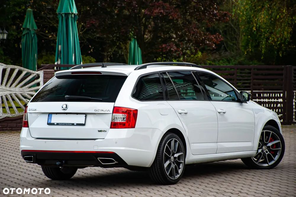 Skoda Octavia Combi 2.0 TDI DSG RS - 4